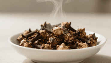 Inalazione di vapore di chiodo di garofano: come questo metodo tradizionale aiuta a decongestionare le vie respiratorie in 5 minuti Inalazione di vapore di chiodo di garofano: come questo metodo tradizionale aiuta a decongestionare le vie respiratorie in 5 minuti