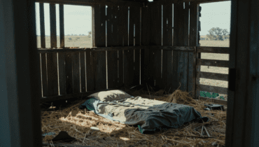 Maltrattamenti familiari: Un padre scopre che sua figlia dormiva in un porcile durante la sua assenza – sua moglie aveva orchestrato tutto per andarsene con suo fratello