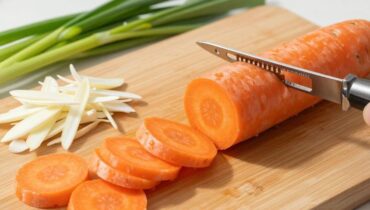 Pad thai vegetariano: come trasformare le carote in tagliatelle per un piatto thai express