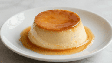 Flan al formaggio fresco: come il latte condensato trasforma la consistenza tradizionale del dessert Flan al formaggio fresco: come il latte condensato trasforma la consistenza tradizionale del dessert