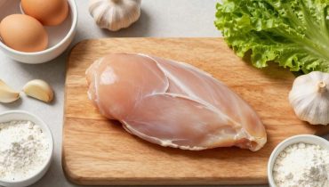 Pollo croccante fatto in casa: la tecnica della fecola di mais che cambia tutto