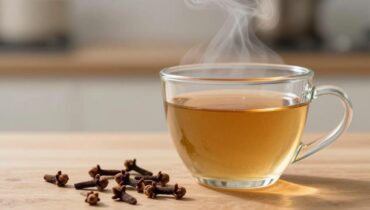 Acqua di chiodi di garofano: come questa infusione naturale sostiene la digestione e rafforza l’immunità Acqua di chiodi di garofano: come questa infusione naturale sostiene la digestione e rafforza l’immunitÃ