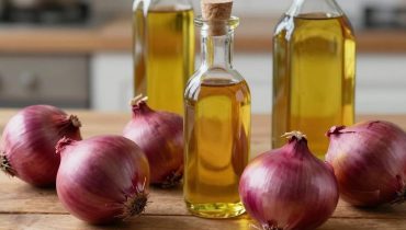 Olio di cipolla fatto in casa: come lo zolfo naturale rinforza i capelli e stimola la crescita