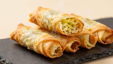 Involtini d’uovo cinesi fatti in casa: come ottenere la croccantezza del ristorante con una ricetta accessibile ed economica Involtini d’uovo cinesi fatti in casa: come ottenere la croccantezza del ristorante con una ricetta accessibile ed economica