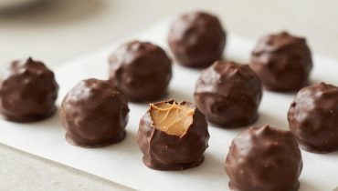 No-Bake Peanut Butter Balls: la ricetta con 3 ingredienti base che sostituisce i dessert complicati No-Bake Peanut Butter Balls: la ricetta con 3 ingredienti base che sostituisce i dessert complicati