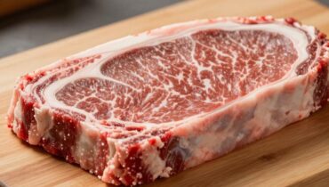 Carne tenera in 3 passaggi: la tecnica semplice che trasforma i tagli magri in bocconi succosi