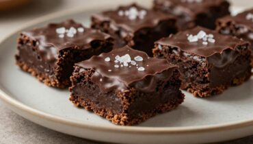 Barrette brownie ricoperte di cioccolato: la ricetta che migliora il giorno dopo e rivaleggia con i tartufi di pasticceria