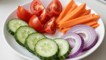 Insalata di cetrioli cremosa: il trucco del sale che evita che rilasci acqua Insalata di cetrioli cremosa: il trucco del sale che evita che rilasci acqua