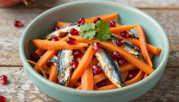 Tagliatelle di carote e sardine: questa insalata orientale pronta in 15 minuti rivoluziona i tuoi pranzi invernali