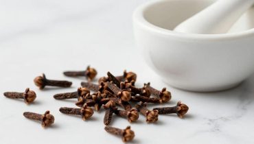 Chiodi di garofano: come 1 o 2 unitĂ al giorno agiscono su digestione, immunitĂ e glicemia grazie all’eugenolo Chiodi di garofano: come 1 o 2 unitĂ al giorno agiscono su digestione, immunitĂ e glicemia grazie all’eugenolo