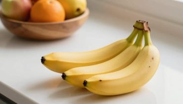 Conservazione delle banane: perché allontanarle dalla ciotola della frutta le mantiene fresche 10 giorni in più Conservazione delle banane: perché allontanarle dalla ciotola della frutta le mantiene fresche 10 giorni in più