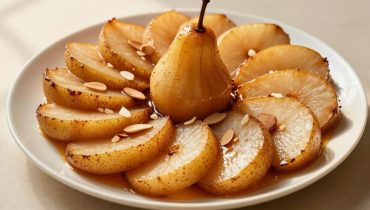 Torta rovesciata alle pere: la tecnica del riposo di 10 minuti che cambia tutto al momento di sformare