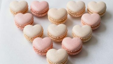 Macaron a forma di cuore: la tecnica in due tratti che sostituisce le costose sagome Macaron a forma di cuore: la tecnica in due tratti che sostituisce le costose sagome
