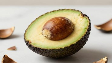 Semi di avocado grattugiati e miele: il rimedio tradizionale che allevia naturalmente i fastidi digestivi Semi di avocado grattugiati e miele: il rimedio tradizionale che allevia naturalmente i fastidi digestivi
