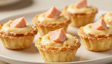 Mini-quiche al salmone affumicato: la ricetta pronta in 45 minuti che trasforma i vostri aperitivi