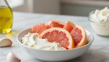 Labneh al pompelmo rosa: come la vinaigrette al miele e peperoncino trasforma questo formaggio libanese in un antipasto gastronomico