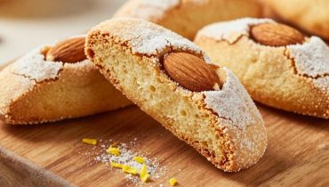 Amaretti fatti in casa: la ricetta italiana alle mandorle e limone che compete con le pasticcerie professionali