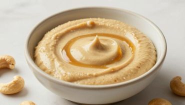 Fusillone al cavolfiore arrostito e tahini: come la melagrana trasforma questo piatto vegetariano nella star dei tuoi pasti