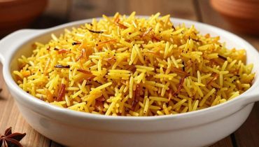 Tachin persiano semplificato: il segreto della crosta dorata allo zafferano e carne speziata al baharat