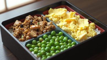 Soboro Don: la tecnica giapponese delle bacchette multiple che trasforma il pollo macinato in briciole perfette