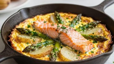 Frittata di salmone in 20 minuti: la ricetta completa con salsa di soia per potenziare l’umami