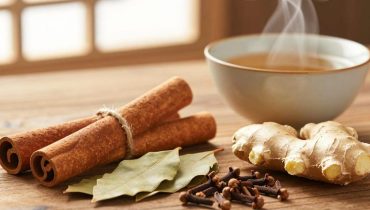 Tisana cannella-alloro-zenzero: come questa ricetta tradizionale sostiene articolazioni e digestione dopo i 75 anni