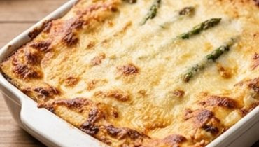 Lasagne cremose agli asparagi verdi e formaggi fondenti