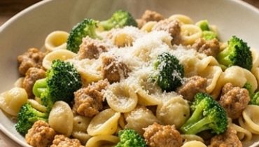 Pasta con salsiccia di tacchino e broccoli