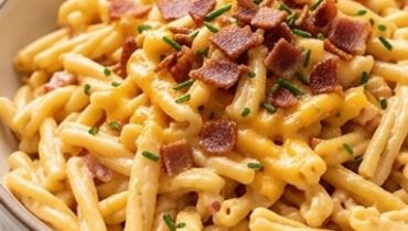 Insalata di pasta stile pimento cheese