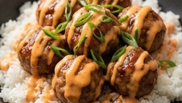 Polpette Firecracker con salsa sriracha-mayo