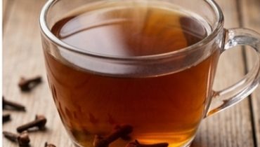 Acqua di Chiodi di Garofano Fatta in Casa