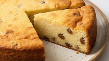Gâteau di semolino con uvetta