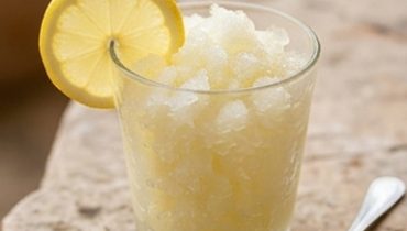 Granita al limone alla siciliana