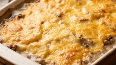 Gratin di manzo macinato e patate alla crema di funghi