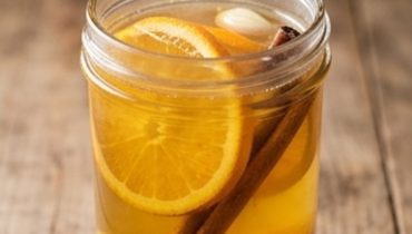 Infuso Vitalità Fatto in Casa: Arancia Amara, Aglio, Cannella e Curcuma