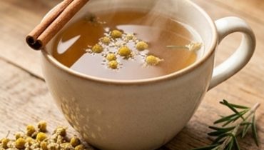 Infuso di camomilla, rosmarino e cannella