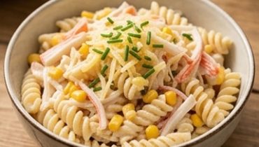 Insalata di pasta al surimi