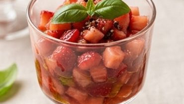 Tartare di fragole e pomodoro al pepe di Sichuan