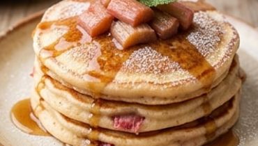 Pancake soffici al rabarbaro